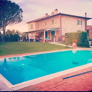 Incantevole Con Piscina Casa vacanze Vinci